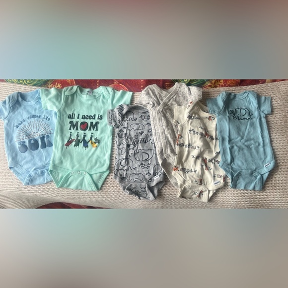 Gerber Other - Assorted Newborn Onesies